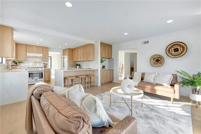 $1,999,000 | 21211 Binghampton Circle, Huntington Beach, CA 92646