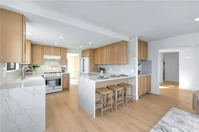 $1,999,000 | 21211 Binghampton Circle, Huntington Beach, CA 92646