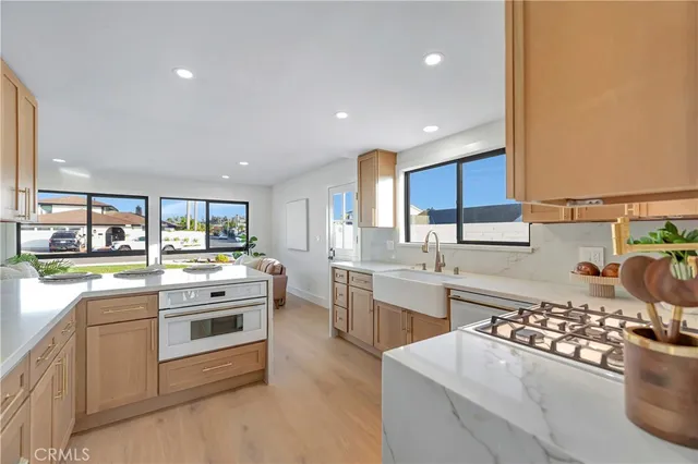 $1,999,000 | 21211 Binghampton Circle, Huntington Beach, CA 92646