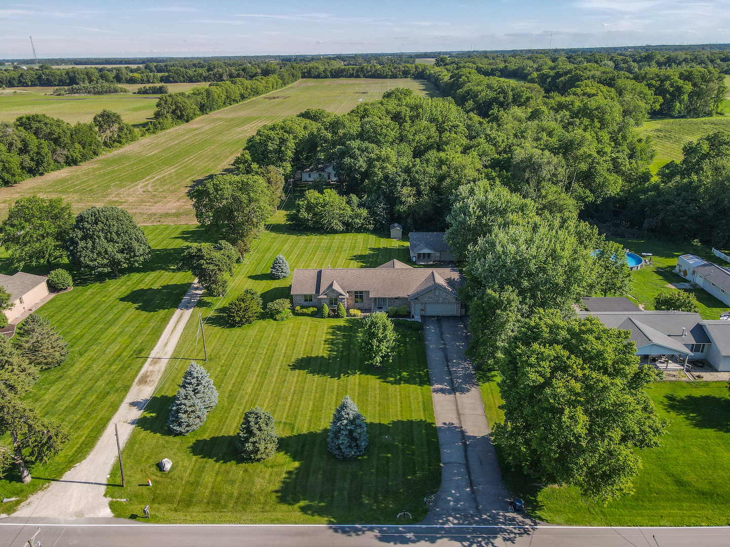 415 East Southmor Road Morris, IL 60450 - Photo 5 of 60