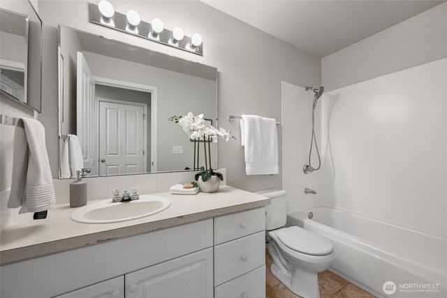 $385,000 | 2200 Tolmie Avenue, Unit D1, DuPont, WA 98327