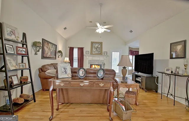 $400,000 | 125 Wendy Way, Fayetteville, GA 30215