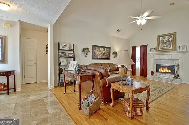 $400,000 | 125 Wendy Way, Fayetteville, GA 30215