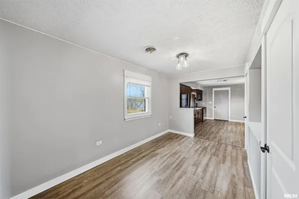 $129,900 | 2422 Court Street, Pekin, IL 61554