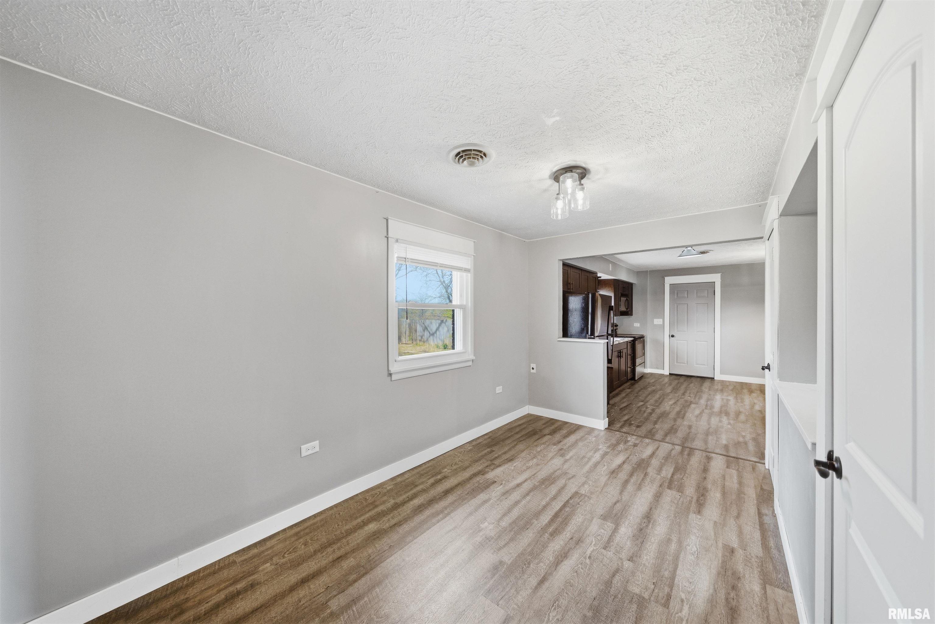 2422 Court Street Pekin, IL 61554 - Photo 21 of 34