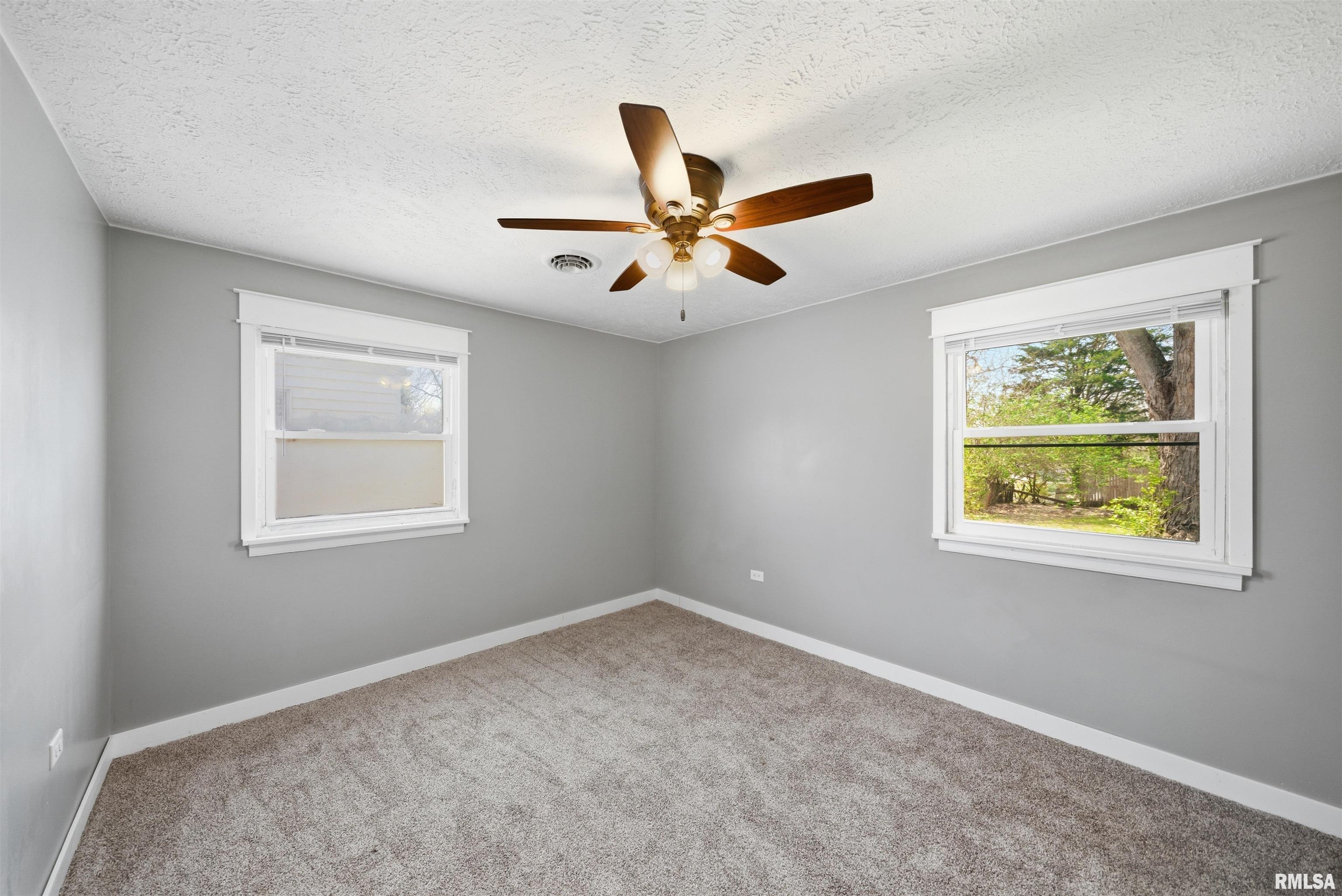 2422 Court Street Pekin, IL 61554 - Photo 22 of 34