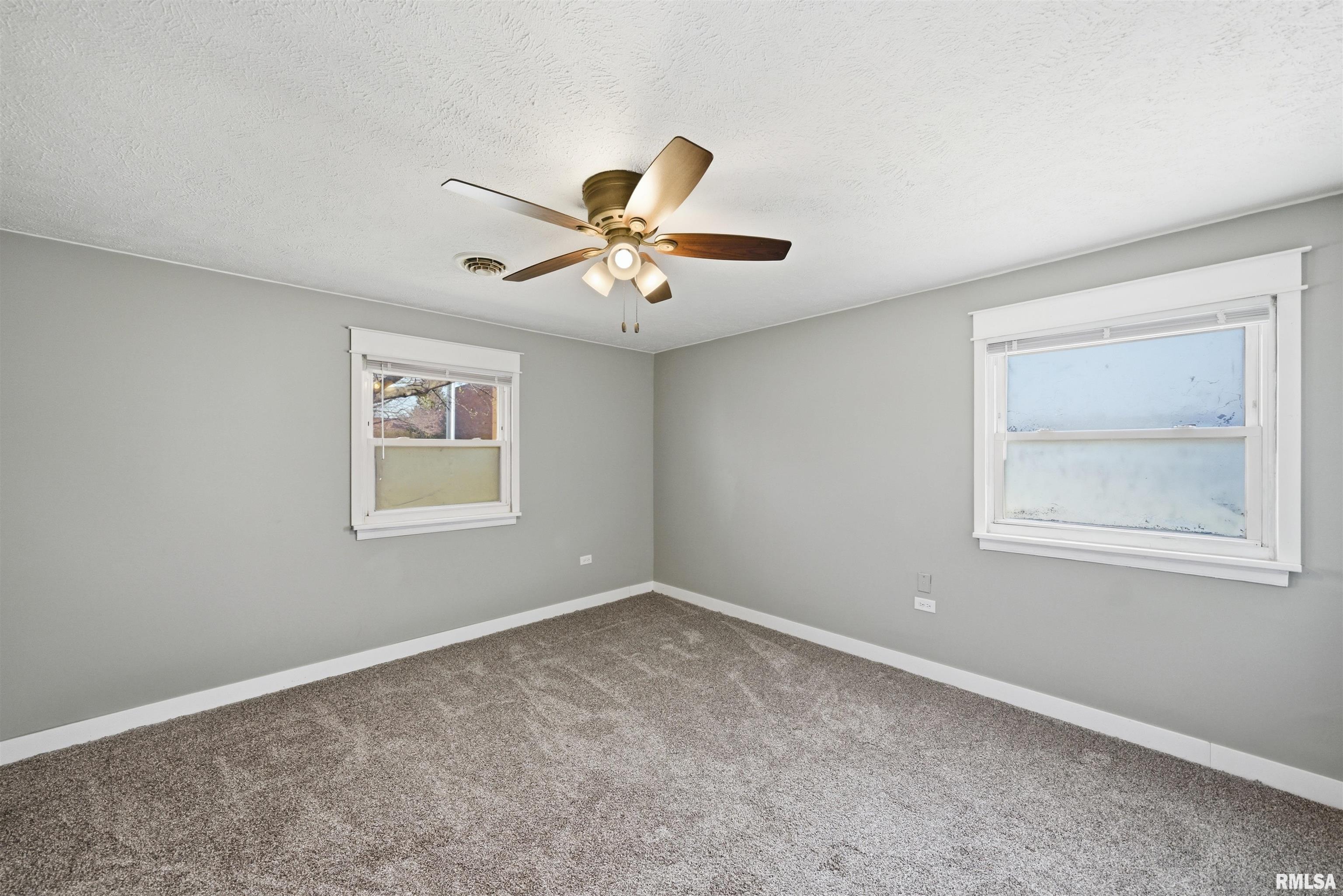 2422 Court Street Pekin, IL 61554 - Photo 27 of 34