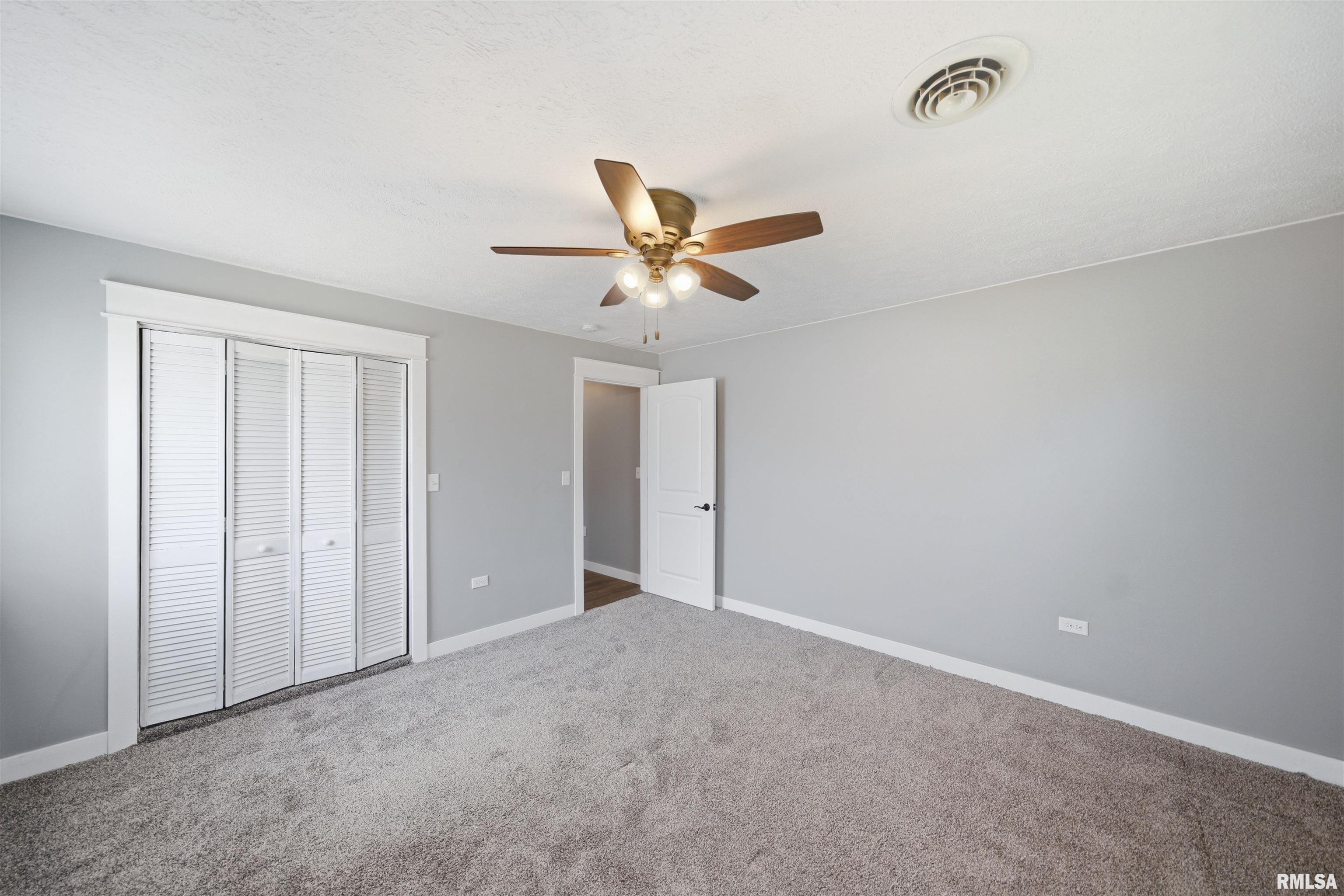 2422 Court Street Pekin, IL 61554 - Photo 29 of 34