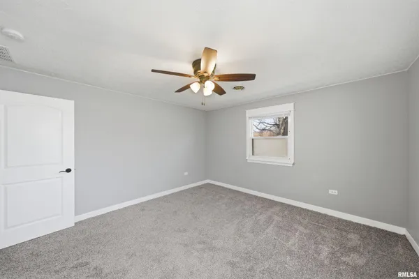 $129,900 | 2422 Court Street, Pekin, IL 61554