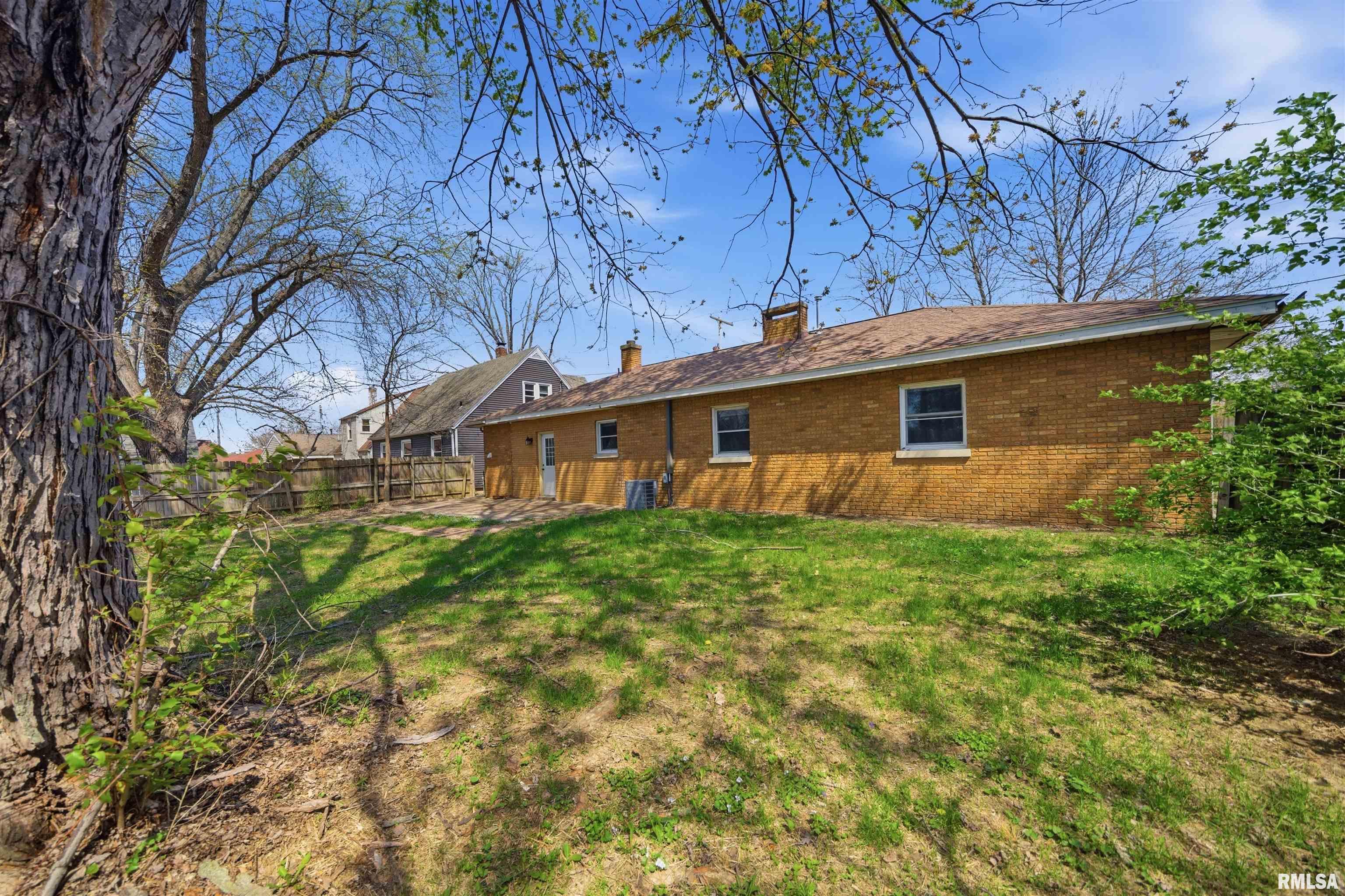 2422 Court Street Pekin, IL 61554 - Photo 33 of 34