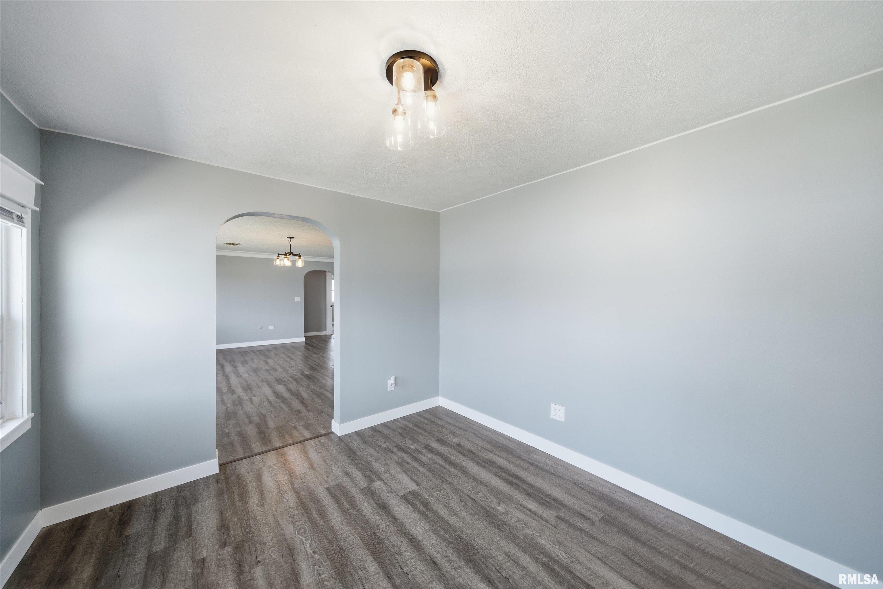 2422 Court Street Pekin, IL 61554 - Photo 6 of 34