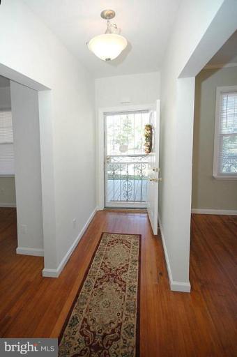 813 Bradhurst Road Baltimore, MD 21212 - Photo 4 of 13 Entrance / Foyer