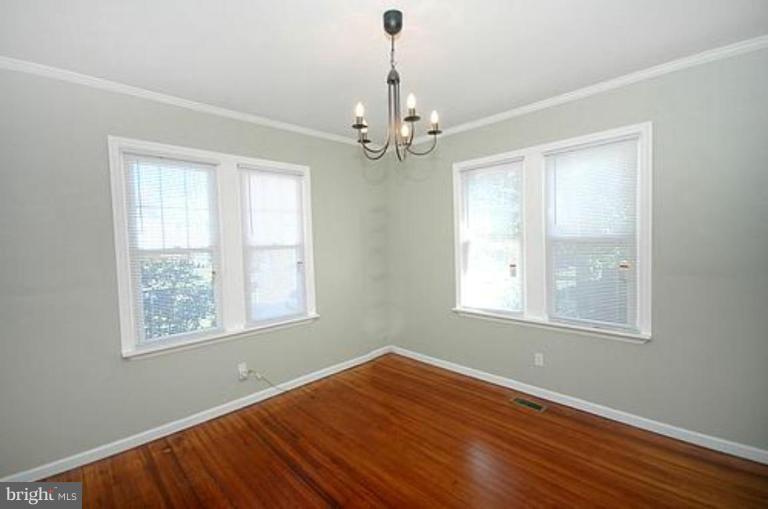 813 Bradhurst Road Baltimore, MD 21212 - Photo 5 of 13 Dining Room