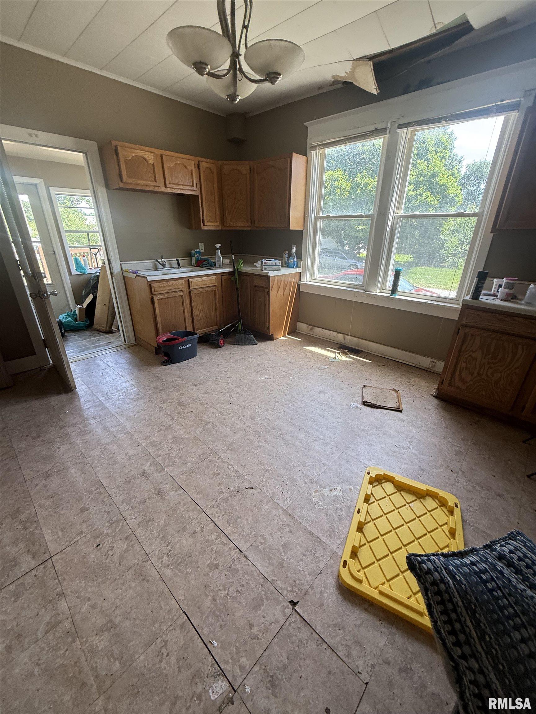 1800 North 9th Street Springfield, IL 62702 - Photo 7 of 13