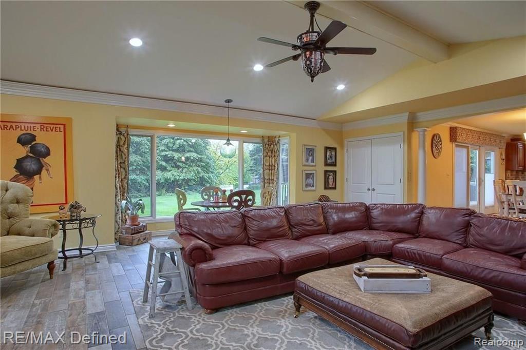 1272 Chaffer Drive Rochester Hills, MI 48306 - Photo 15 of 34
