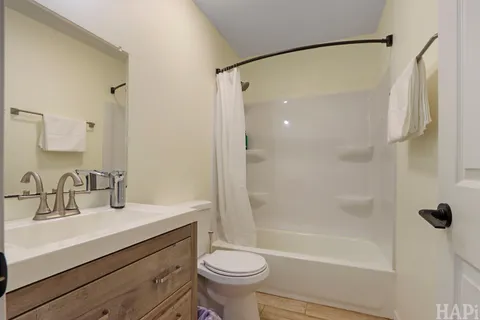 $299,000 | 509 Rand Drive, McHenry, IL 60051