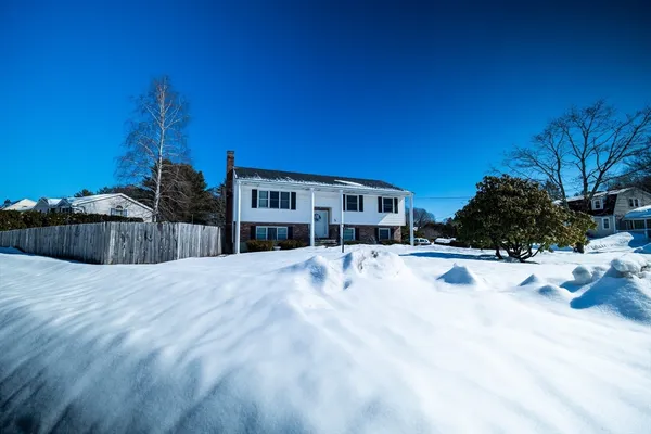 $795,000 | 12 Stewart Lane, Beverly, MA 01915
