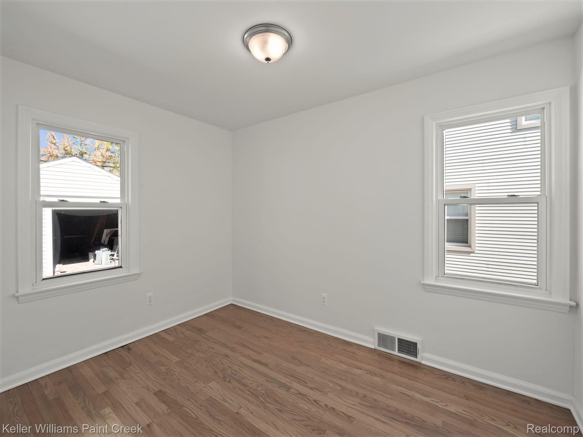 2252 Columbia Road Berkley, MI 48072 - Photo 7 of 17 Gallery Image 7