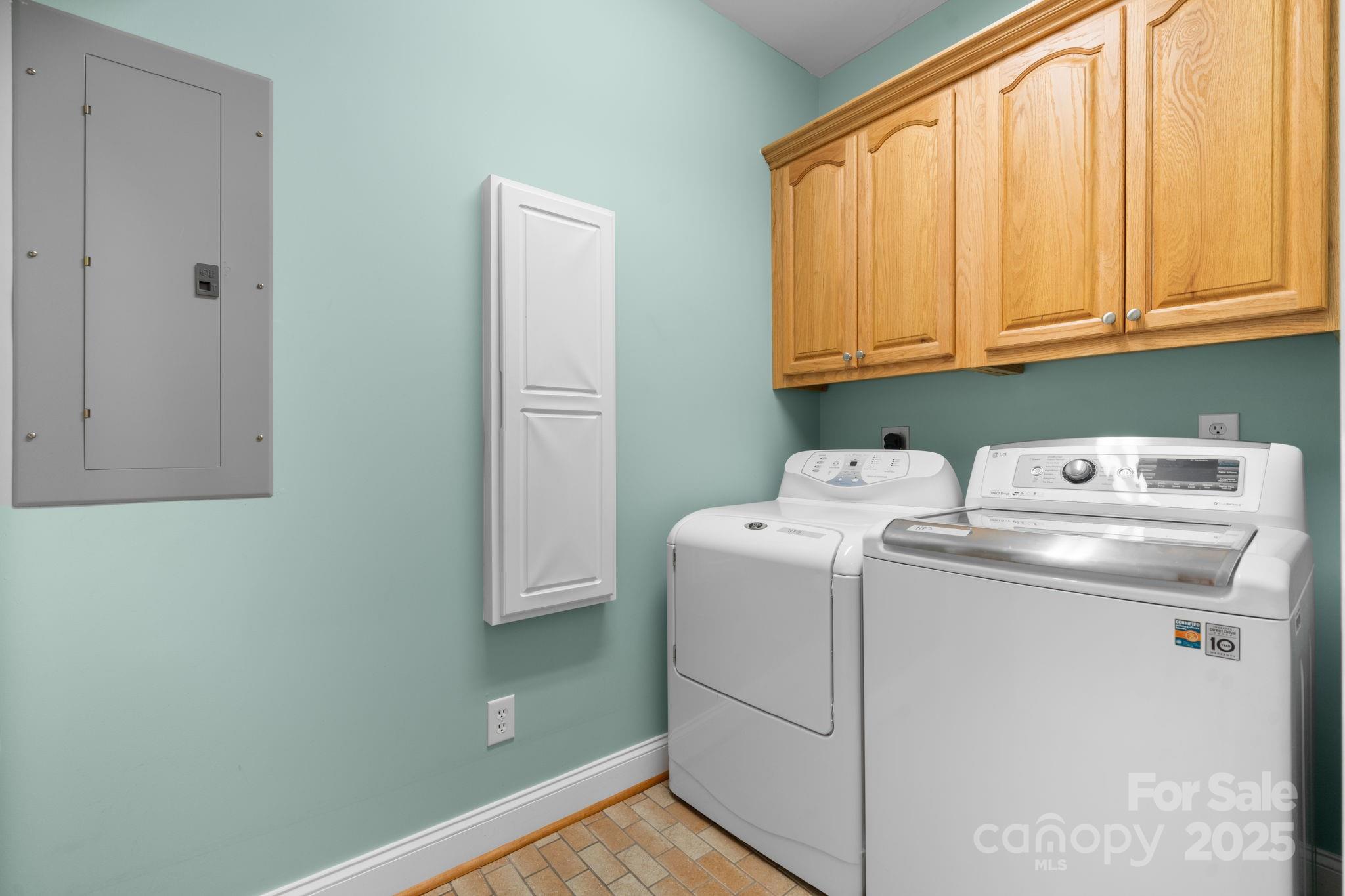 906 3rd St Drive Northeast Conover, NC 28613 - Photo 24 of 47 a utility room with dryer and washer