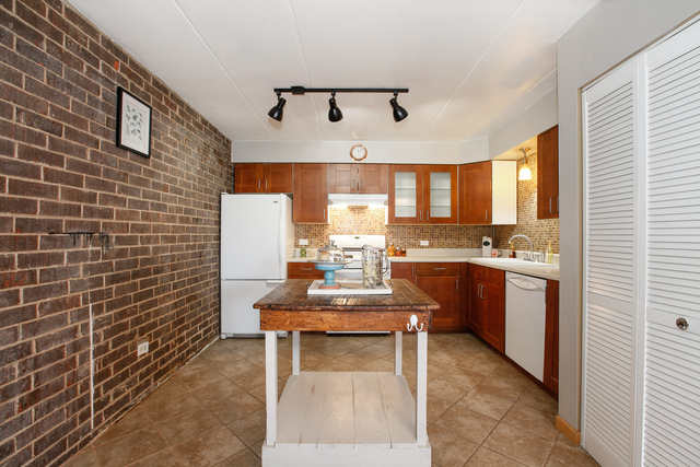 204 East Bailey Road, Unit A Naperville, IL 60565 - Photo 3 of 13 Gallery Image 3