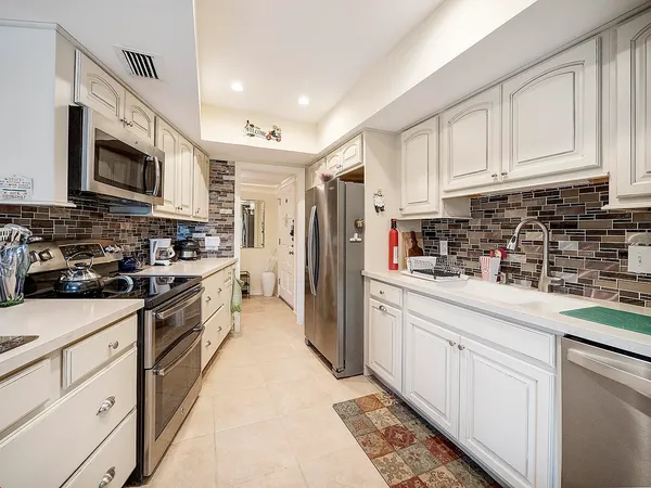 $330,000 | 11811 Ave Of The PGA, West Palm Beach, FL 33418