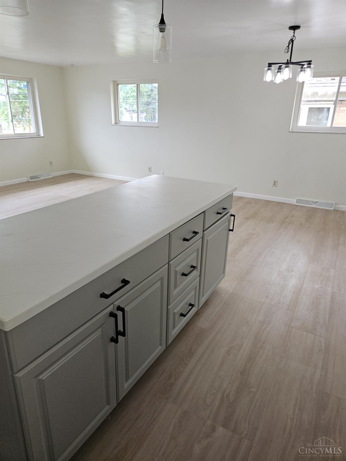 5338 Foley Road Cincinnati, OH 45238 - Photo 5 of 19