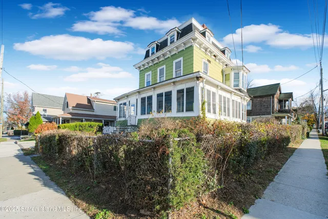 $699,000 | 5300 Arthur Kill Road | Tottenville