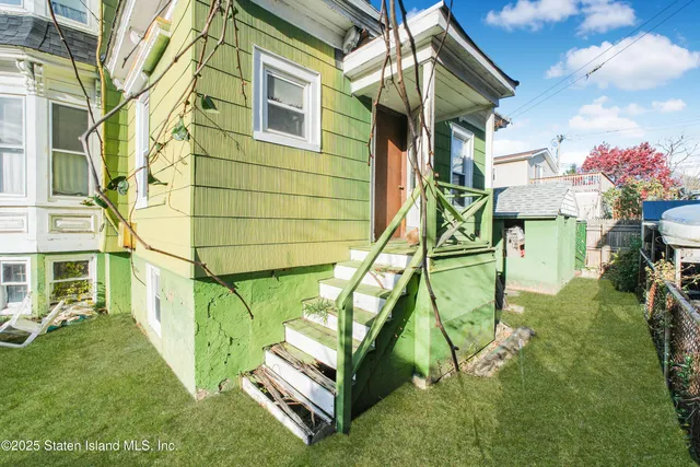 $699,000 | 5300 Arthur Kill Road | Tottenville