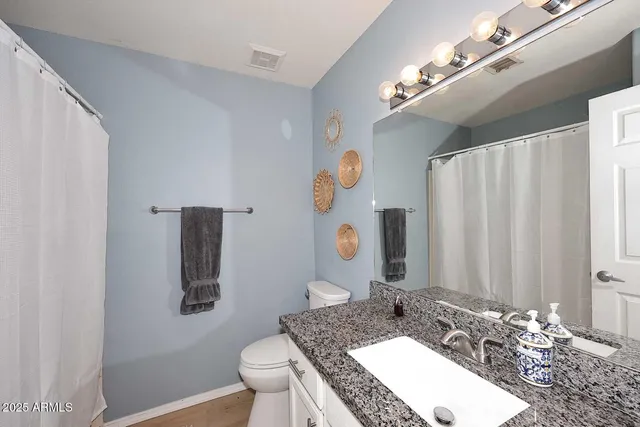 $2,500 | 4805 East Kachina Trail, Unit 10, Phoenix, AZ 85044