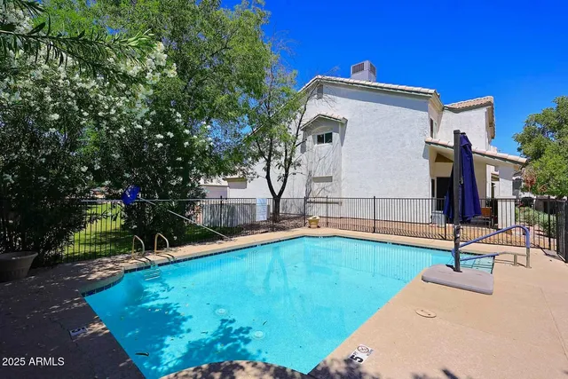 $2,500 | 4805 East Kachina Trail, Unit 10, Phoenix, AZ 85044