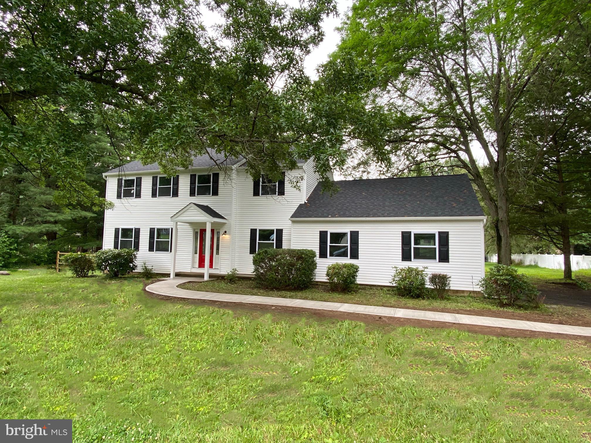 368 Pine Run Road Doylestown, PA 18901 - Photo 2 of 29