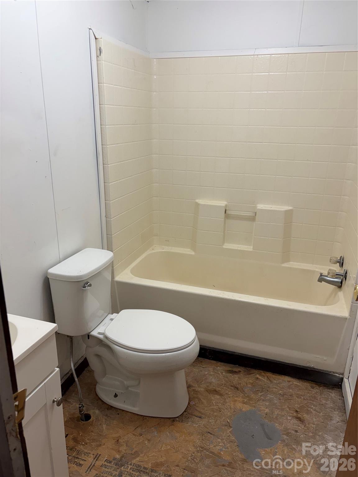 2137 Plumcrest Lane Clover, SC 29710 - Photo 13 of 23 a bathroom with a toilet and a bathtub