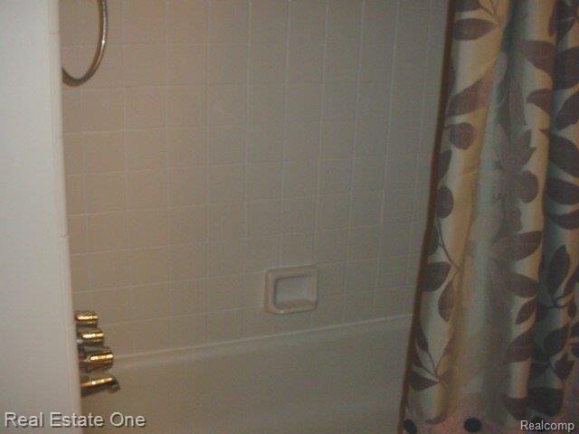 115 Meadow Ln Circle Rochester, MI 48307 - Photo 20 of 25 looks brand new