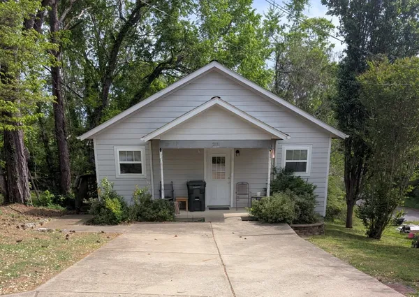 $169,900 | 211 Central High Street, Dickson, TN 37055