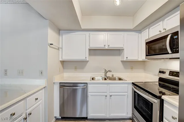 $1,640 | 2713 Otter Creek Court, Unit 202, Las Vegas, NV 89117