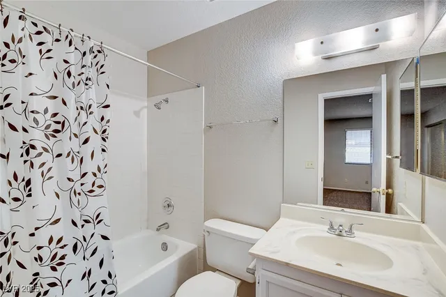 $1,640 | 2713 Otter Creek Court, Unit 202, Las Vegas, NV 89117