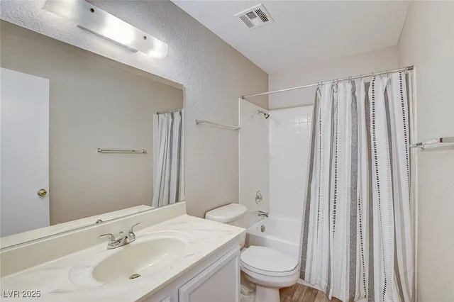 $1,640 | 2713 Otter Creek Court, Unit 202, Las Vegas, NV 89117