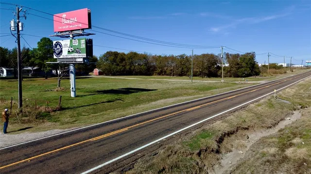 $695,000 | 5600 South Interstate Highway 45 West, Unit S, Corsicana, TX 75109