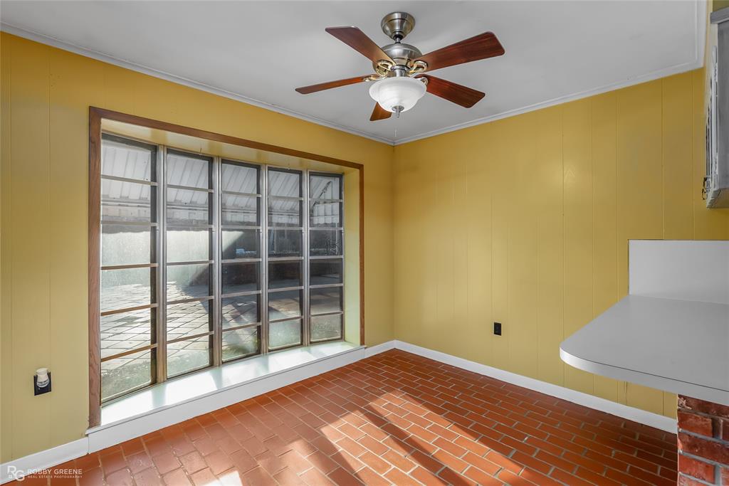 2534 Highway 146 Homer, LA 71040 - Photo 13 of 38 Breakfast area featuring brick pavers & bay window
