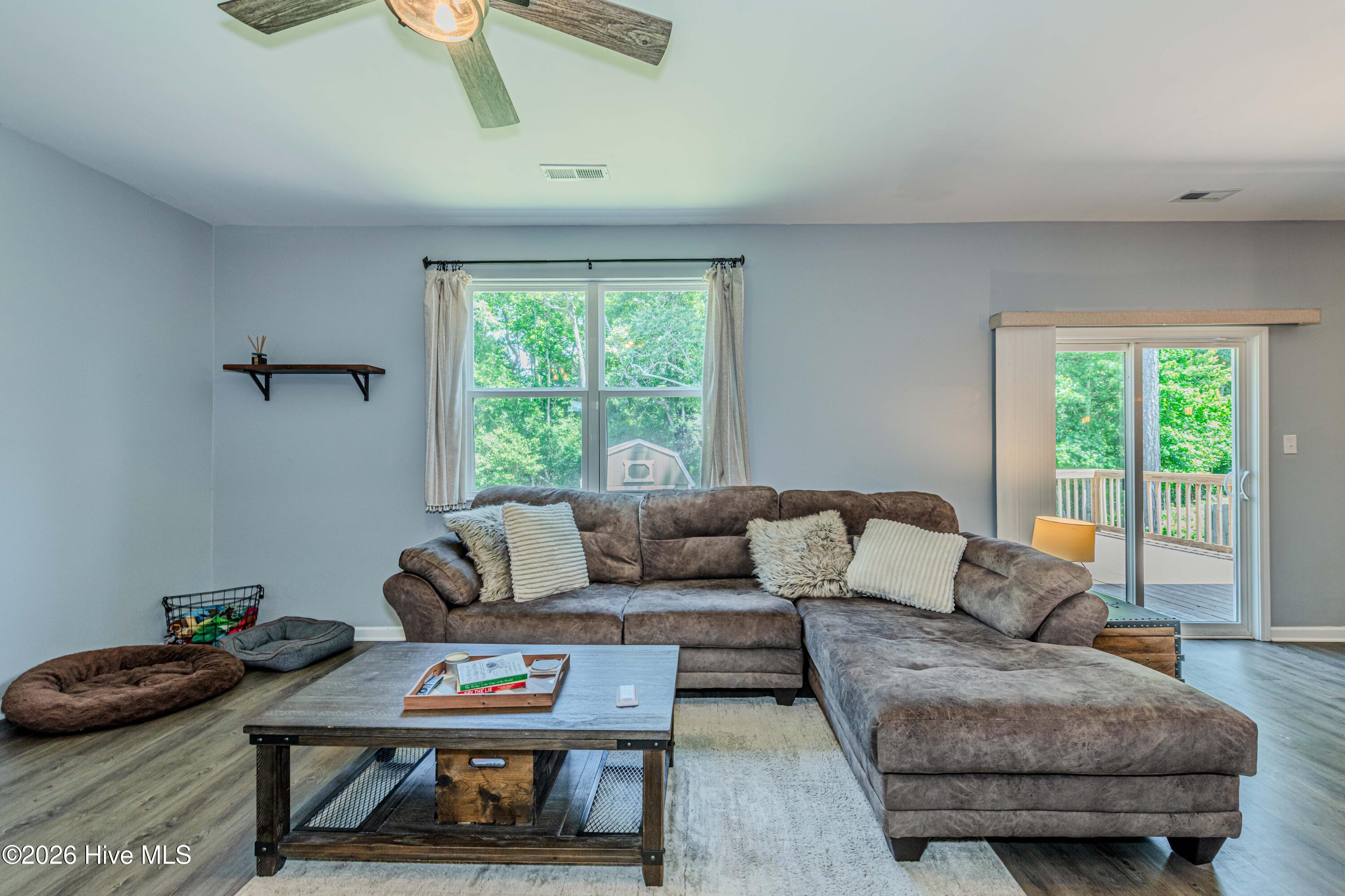 109 Tralee Place Holly Ridge, NC 28445 - Photo 10 of 73 Living room