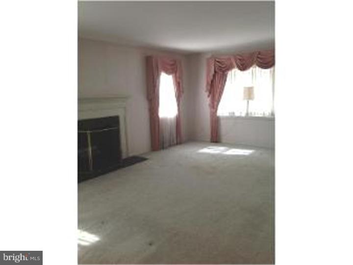 512 Barry Drive Springfield, PA 19064 - Photo 1 of 22 Living Room