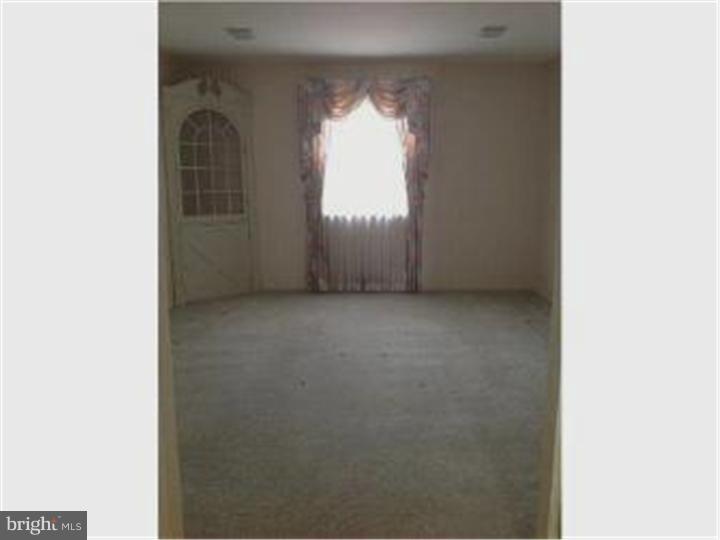 512 Barry Drive Springfield, PA 19064 - Photo 3 of 22 Dining Room