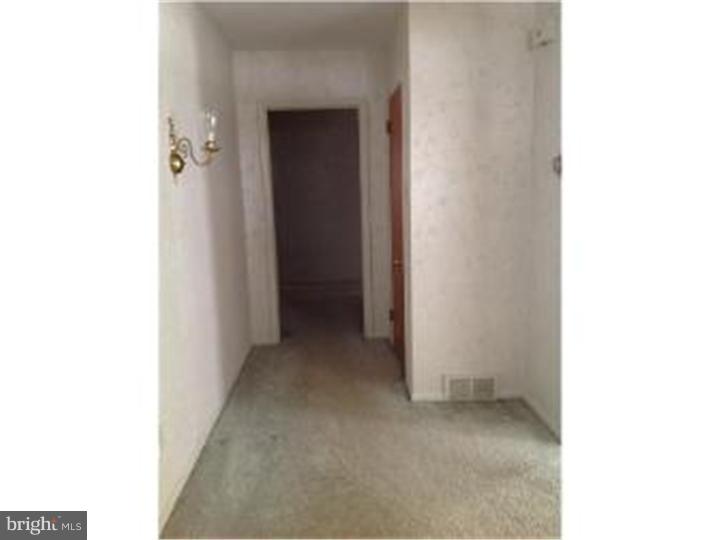 512 Barry Drive Springfield, PA 19064 - Photo 7 of 22 Hallway