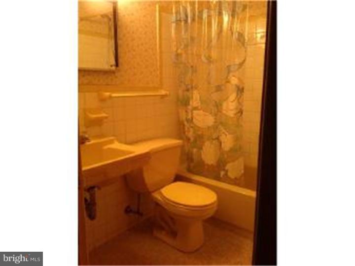 512 Barry Drive Springfield, PA 19064 - Photo 9 of 22 Bathroom