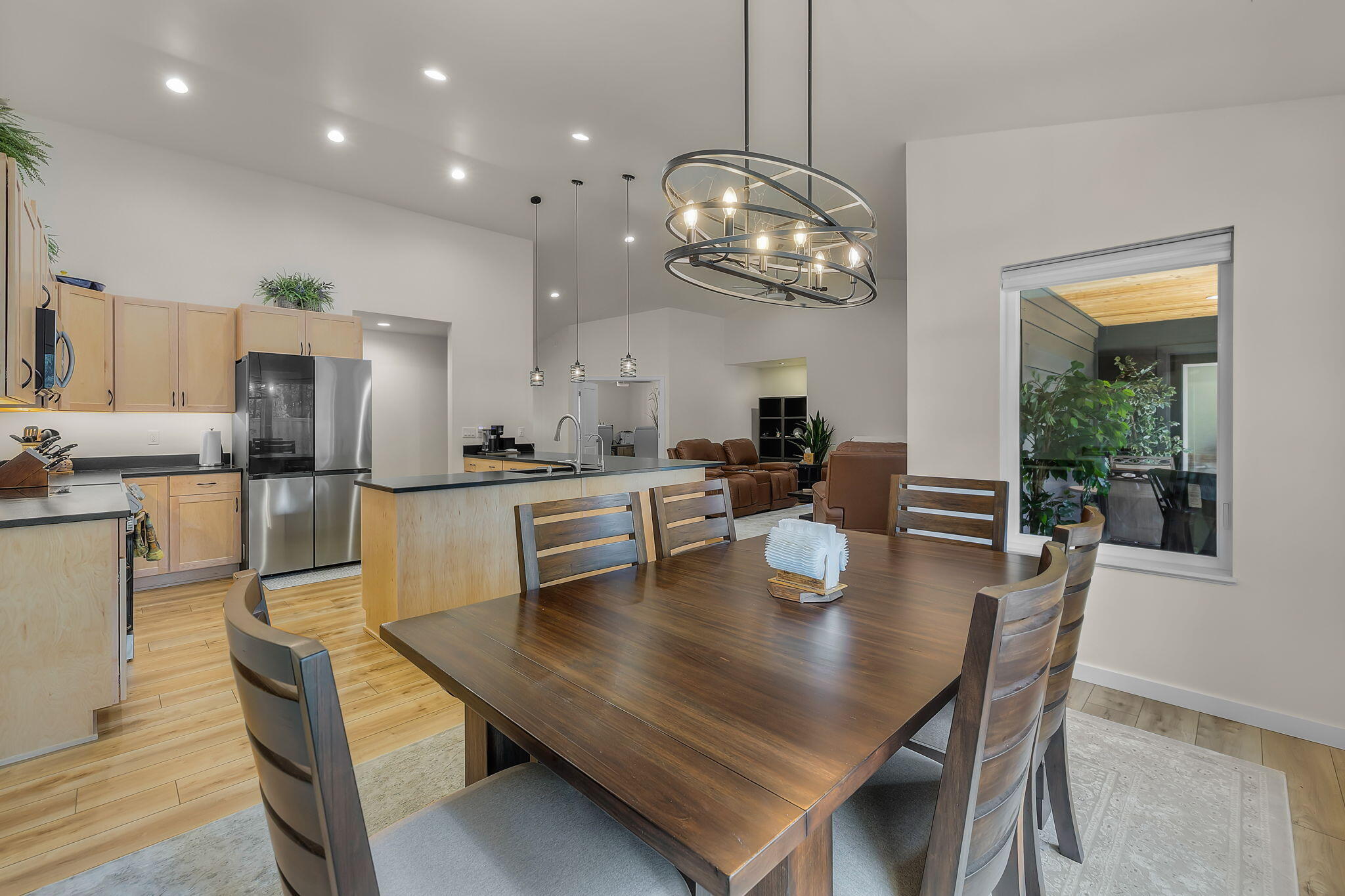 15943 Cascade Lane La Pine, OR 97739 - Photo 17 of 55 Dining room