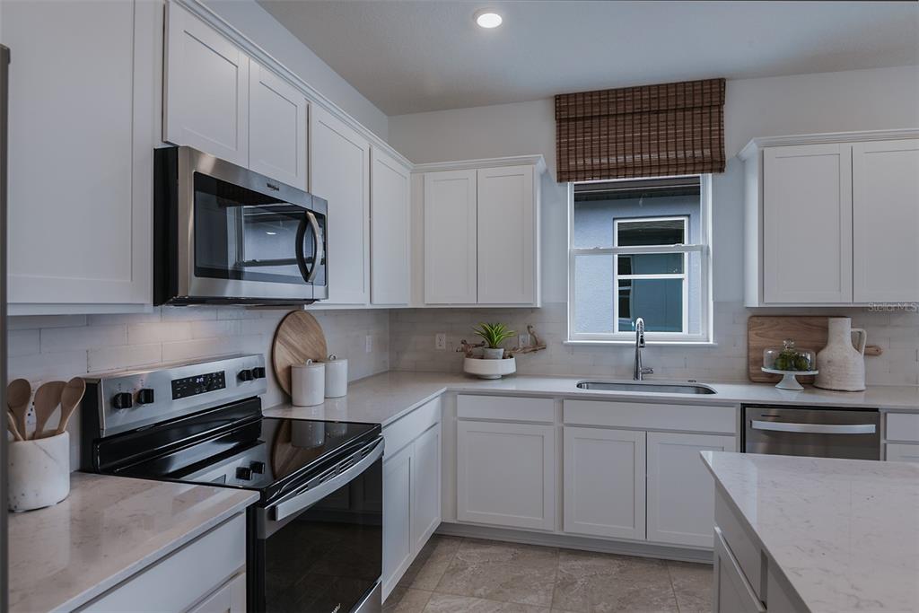 8569 Southwest 65th Street Road Ocala, FL 34481 - Photo 5 of 37