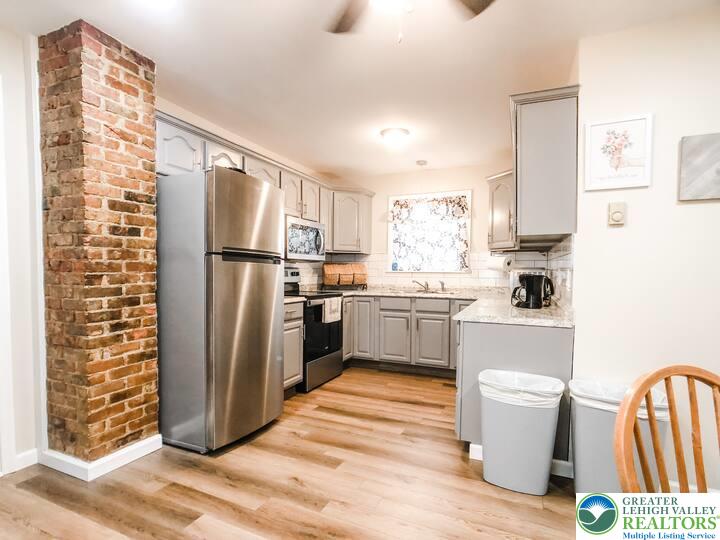 36 Main Street Delaware Water Gap, PA 18327 - Photo 11 of 38