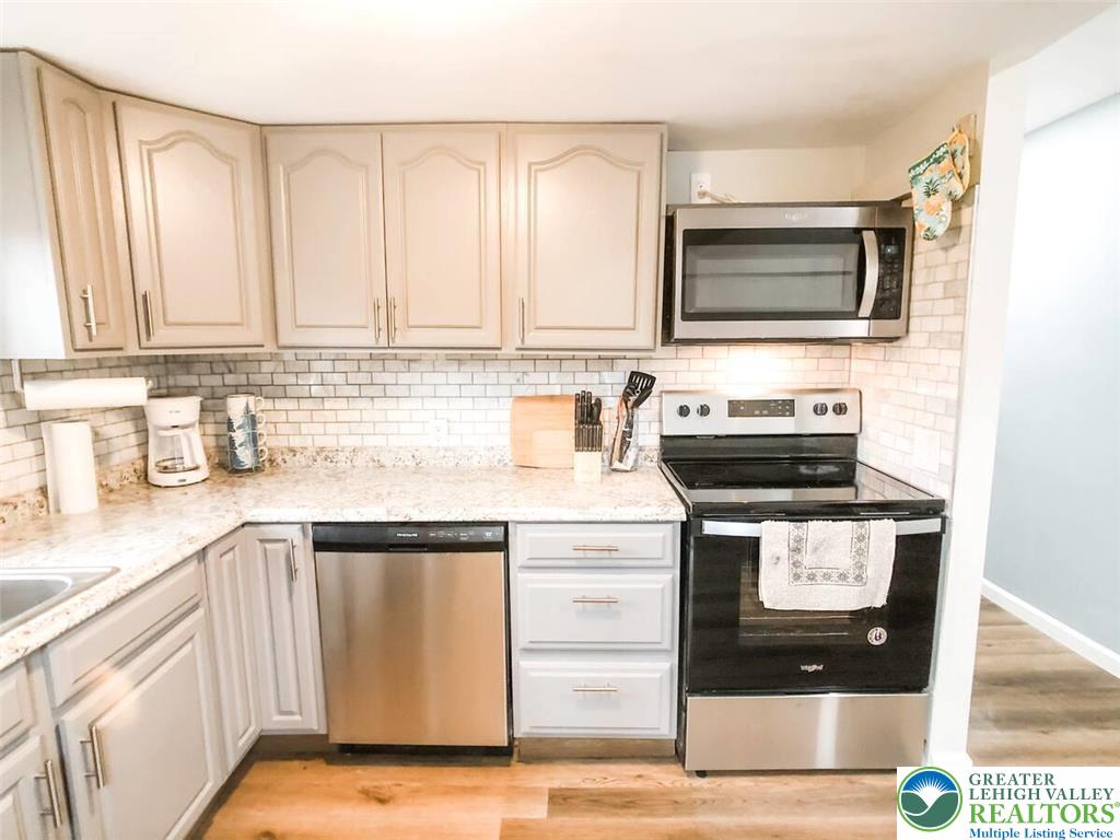 36 Main Street Delaware Water Gap, PA 18327 - Photo 29 of 38