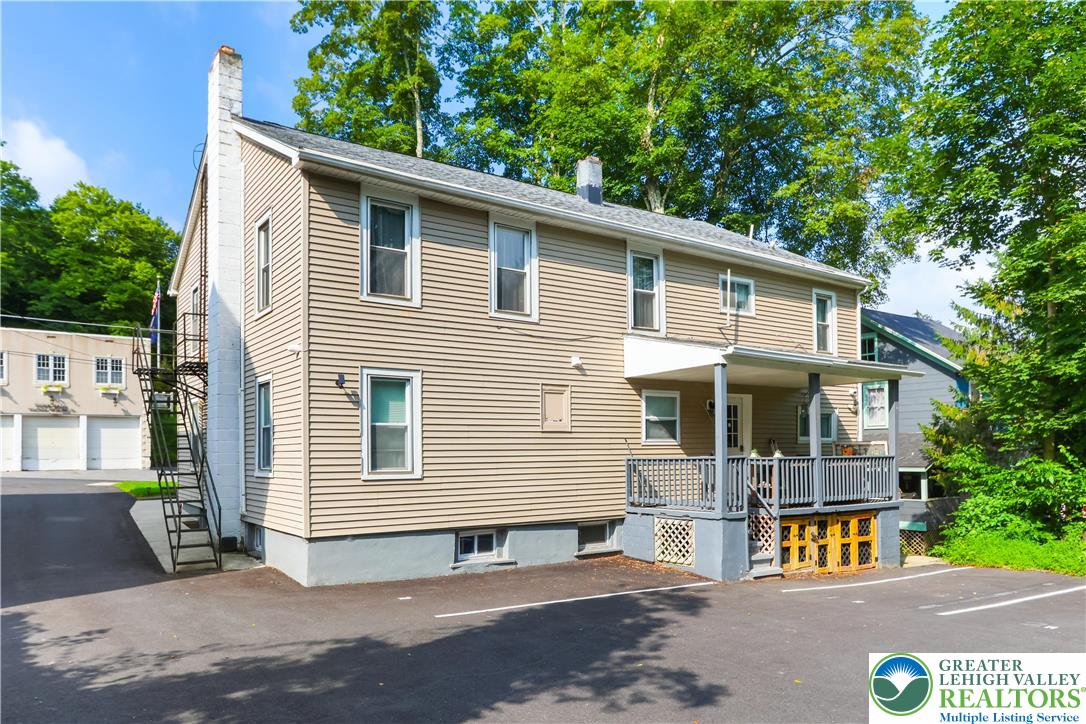 36 Main Street Delaware Water Gap, PA 18327 - Photo 3 of 38