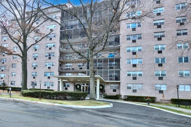 $319,000 | 25 Cartright Street, Unit 5D, Bridgeport, CT 06604